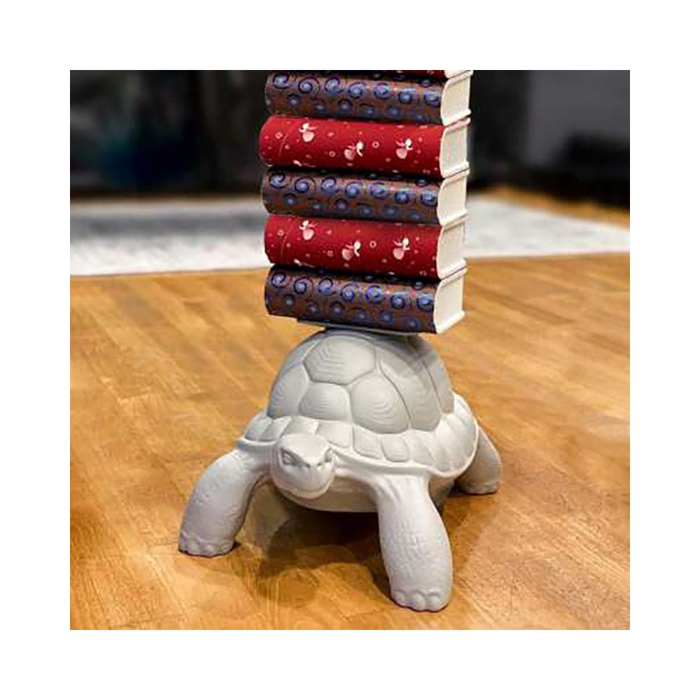 qeeboo Turtle Carry Bookcase siva polica za knjige izbliza