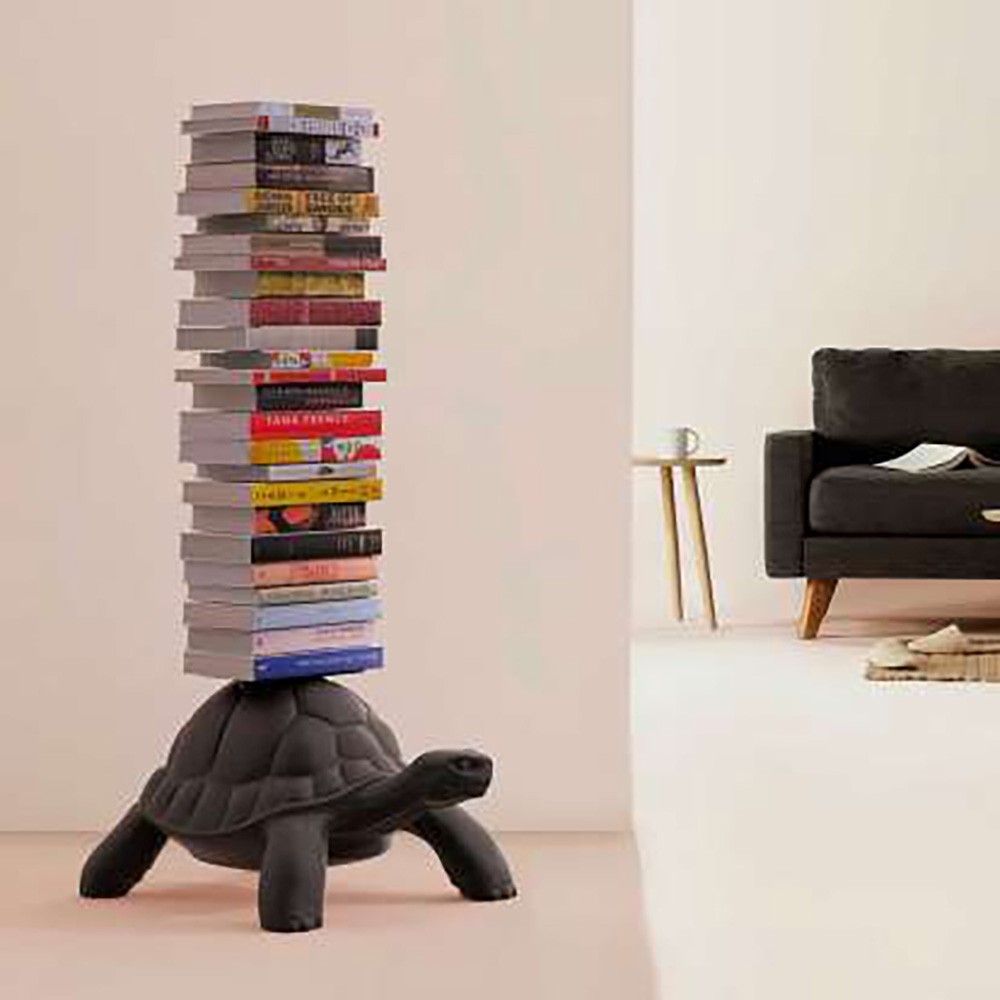 qeeboo Turtle Carry Bookcase crna polica za knjige ulaz