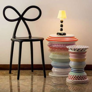 Qeeboo Ribbon Chair Schwarzer Wohnzimmerstuhl