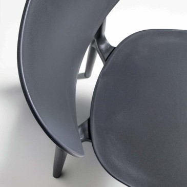 The Seggiola modern chair Fly available in two finishes | kasa-store