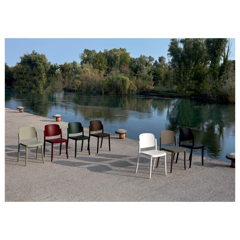 Colos Piazza 1 et Piazza 2 set de 4 chaises en polypropylène | kasa.store