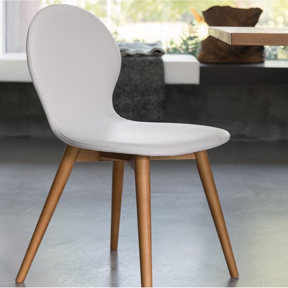 Laila chair in ash wood and eco-leather seat | Kasa-store