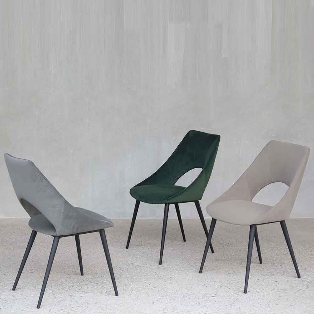 The Seggiola Barcellona chair with stain-resistant covering