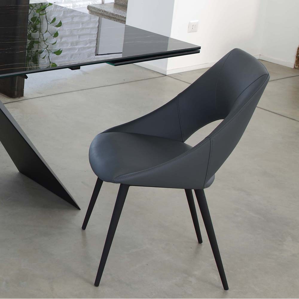 The Seggiola Barcellona chair with stain-resistant covering