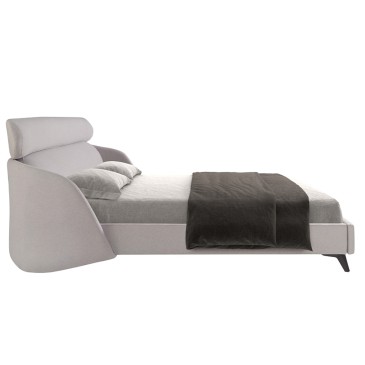 Modern tweepersoonsbed met een zacht en comfortabel design