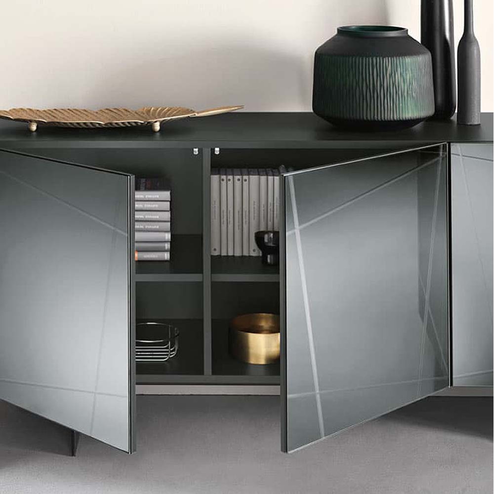 Helles und raffiniertes modernes und lineares Einrichtungs-Sideboard