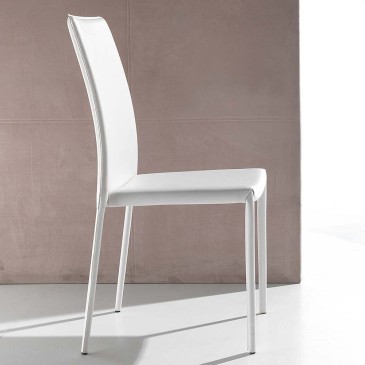 La Seggiola Vanity chair avec structure en acier dossier recouvert et assise en simili cuir