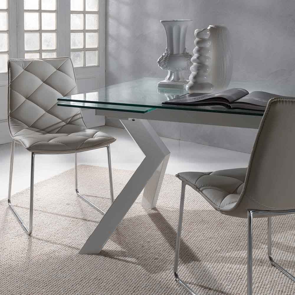 La Seggiola offers us an economical glass table