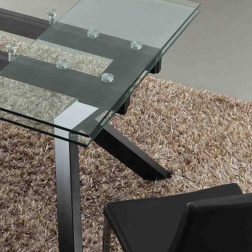 La Seggiola offers us an economical glass table