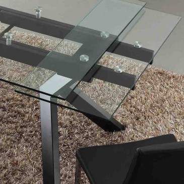 La Seggiola offers us an economical glass table