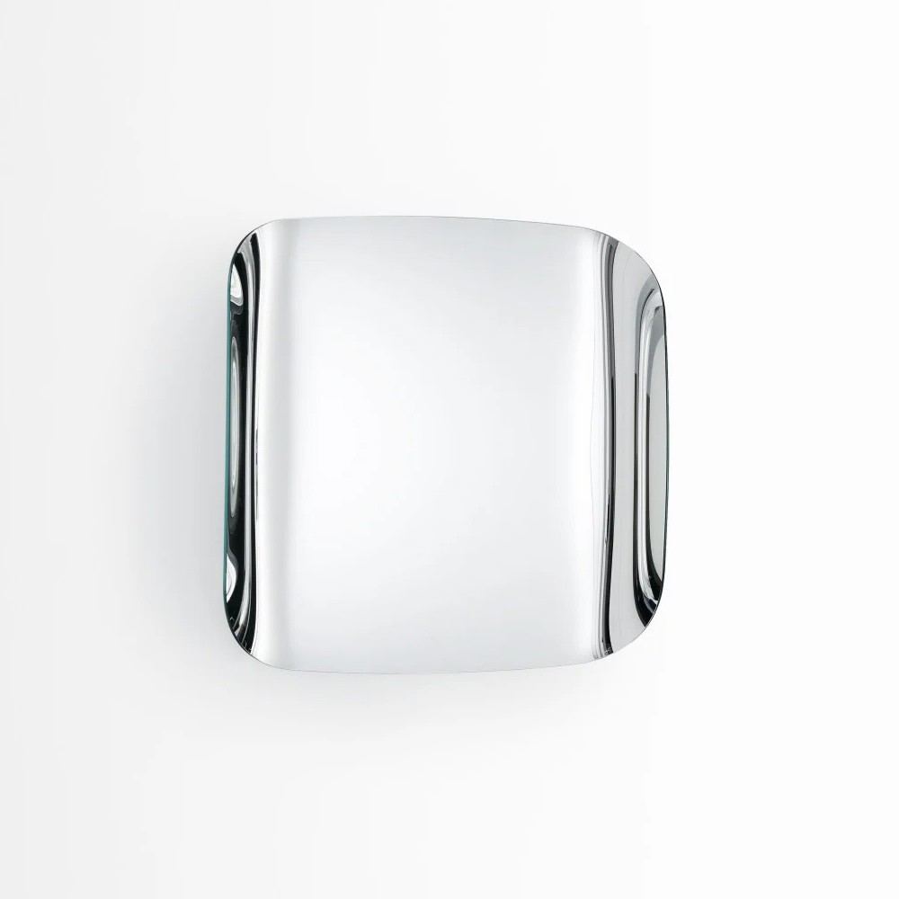 Marlene mirror for a bright and refined environment by Glas Italia