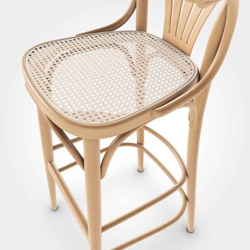 Tabouret de bar polyvalent et raffiné de Ton avec dossier enveloppant