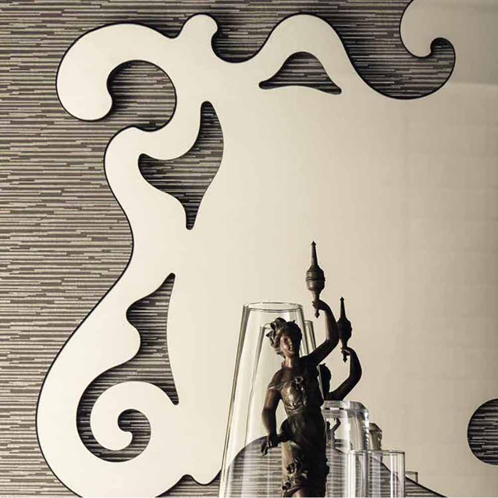 Aida shaped mirror by Cantori: style and originality for your home