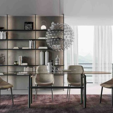 Supernova Dallagnese: an iconic table for a refined atmosphere