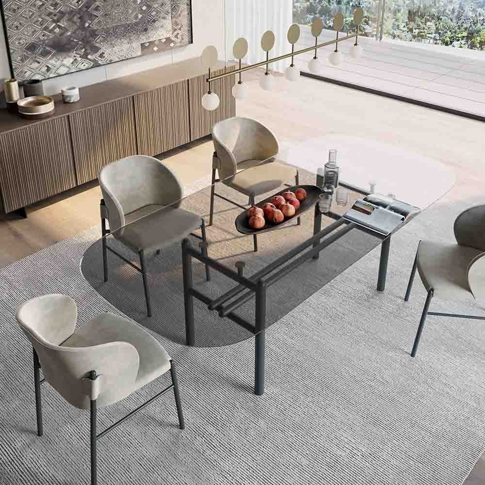 Supernova Dallagnese: an iconic table for a refined atmosphere