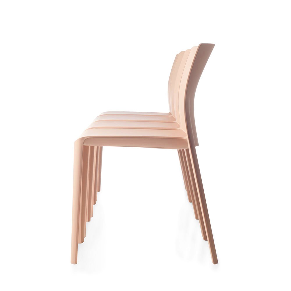 Klia: Modern chair in polypropylene | Design, functionality and resistance | Kastel