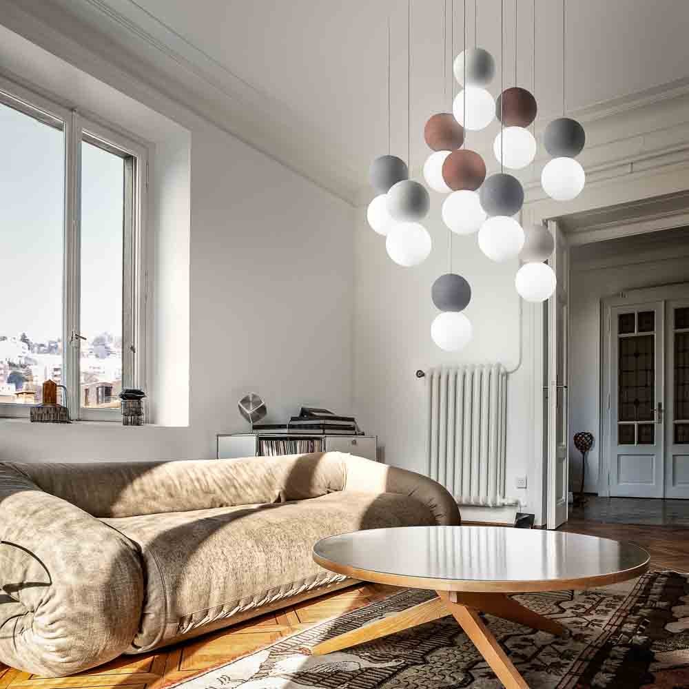 Sfera S/10 Pendellampe fra Gea Luce: 10 glas- og cementlamper