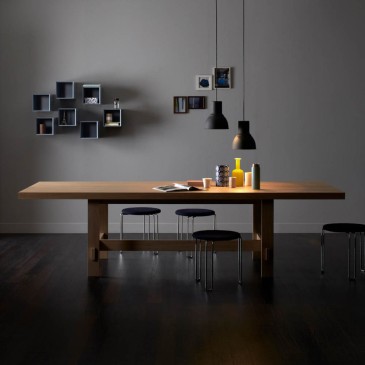 Fixed Wooden Table: Elegance and Solidity with Refined Finishes