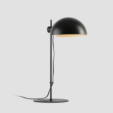 Dominica bordlampe i stål, elegant og funktionel