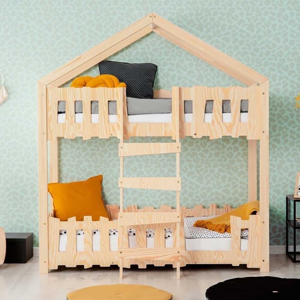 Litera con forma de casa adecuada para el dormitorio.