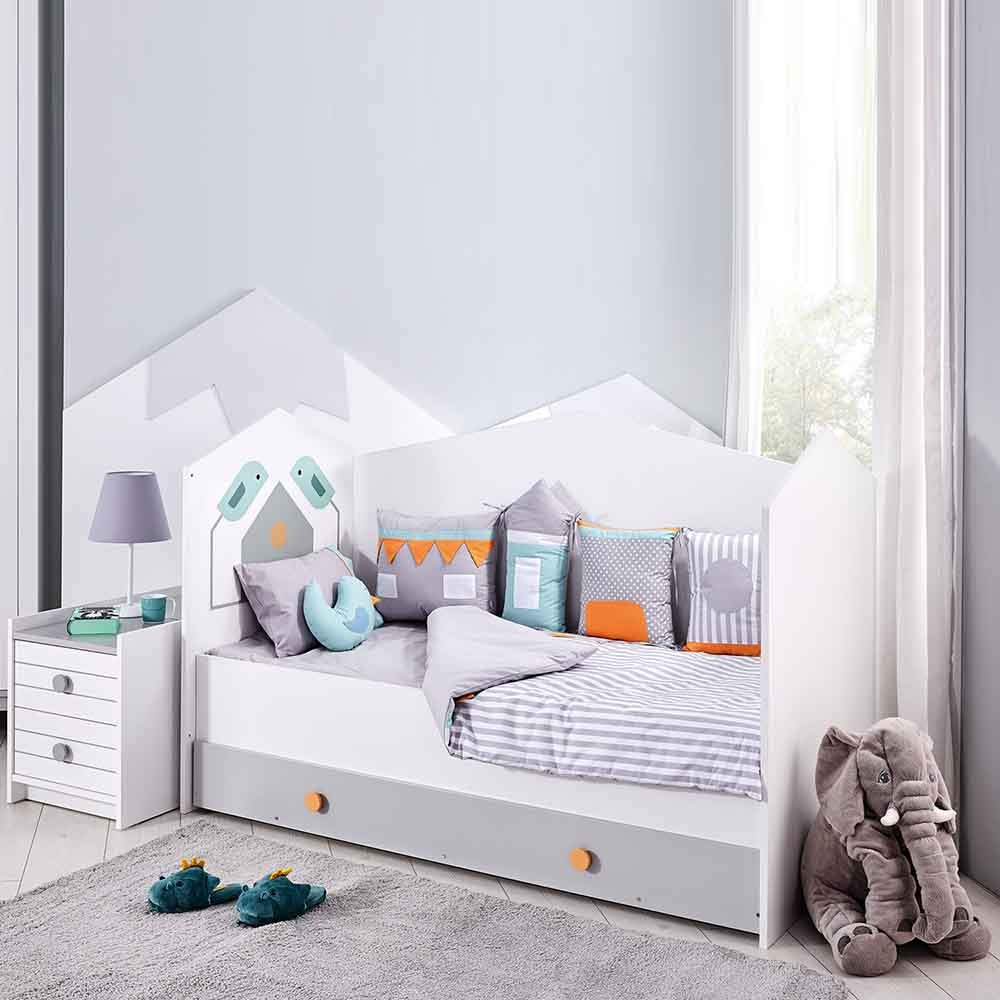 Bird Line Convertible Bed: Grows with Your Child