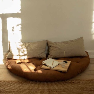 Futon a Mezzaluna Karup Design: Poltrona Relax Fatta a Mano e Versatile