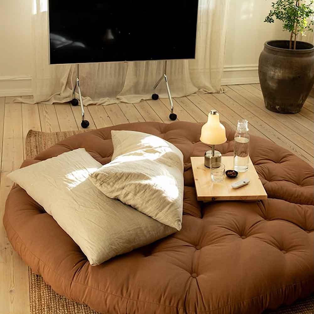 Crescent Futon Karup Design: Handgefertigter und vielseitiger Entspannungssessel