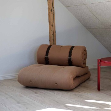 Buckle-Up: Il Futon Trasformabile Perfetto per Ogni Spazio