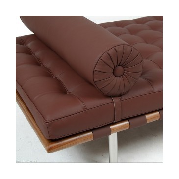 Re-edition of the Barcellona living room bed by Ludwig Mies van der Rohe in real Italian leather