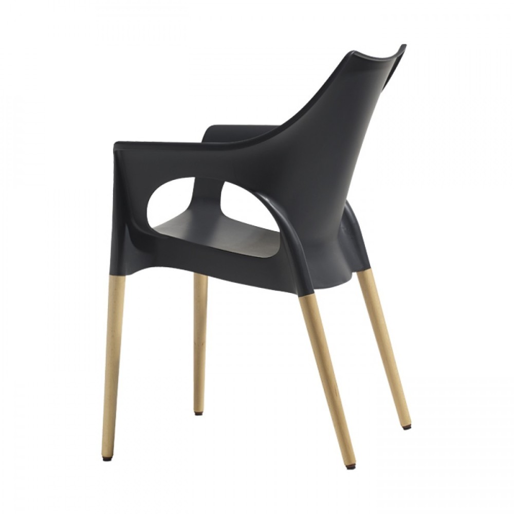 Chaise noire naturelle Ola avec accoudoirs par Scab